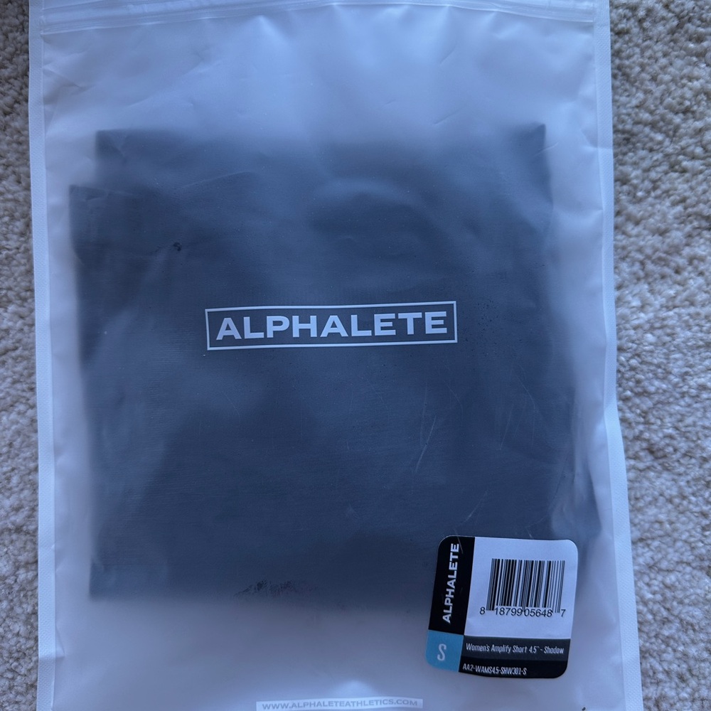 Alphalete amplify shorts 4’5 size S shadow